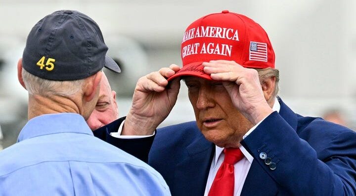 NASCAR fans cheer as Trump arrives for Daytona 500 in Air Force One