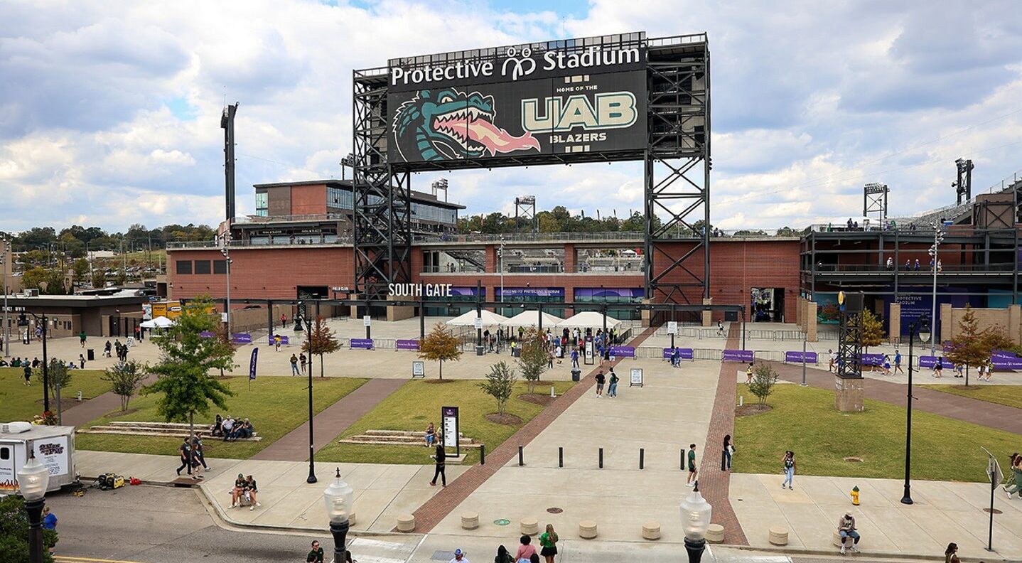 UAB football player allegedly stabs 2 teammates hours before scheduled game against South Florida